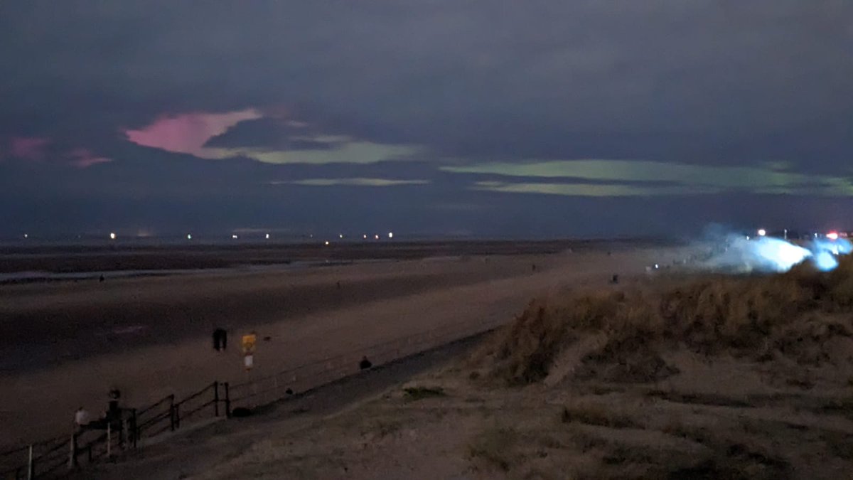 We are at Crosby beach watching the northern lights 🥰 We've spotted the big dipper too #NorthernLights #crosbybeach