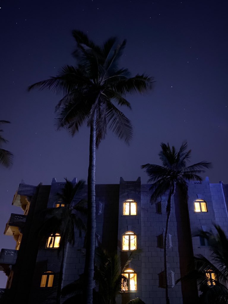 كُن عوناً لنفسك عطوفاً عليها رتب أولوياتك وضع مسافة بينك وبين كل الأشياء التى ترهقك بل استبدل الأماكن ان لزم الأمر  واياك أن تظن أنك محط اهتمام الآخرين فالناس مشغولة بنفسها ومصالحها  ..