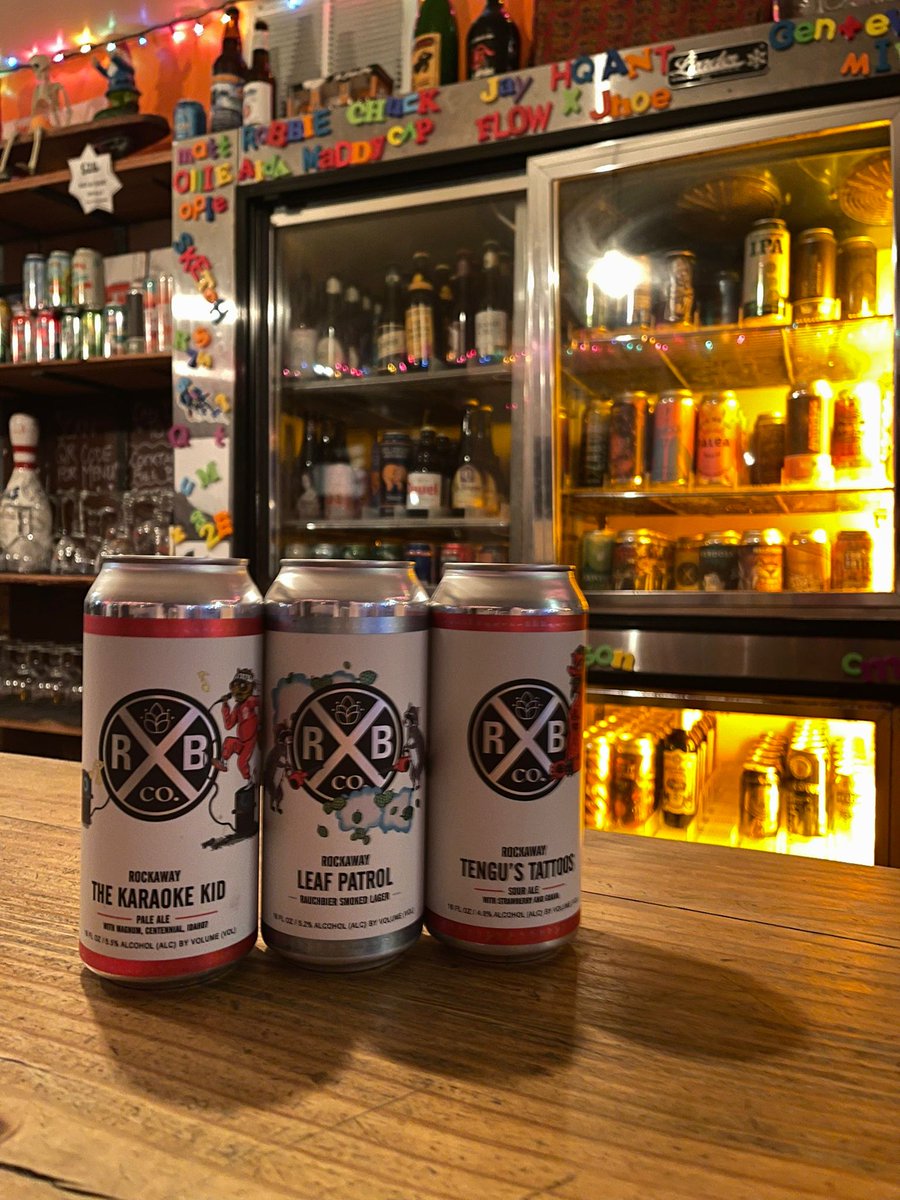 GebhardsNYC's tweet photo. It's a Rockaway Brewing Company kinda Monday here at GBC. The Karaoke Kid, Leaf Patrol and Tengu's Tattoos modeling for you in the pic. Come on down!
#gebhardsbeerculture #upperwestside #beerculture #upperwestsidebar #rockawaybrewingco #thekaraokekid #leafpatrol #tengustattoos https://t.co/1phxOhRo1n