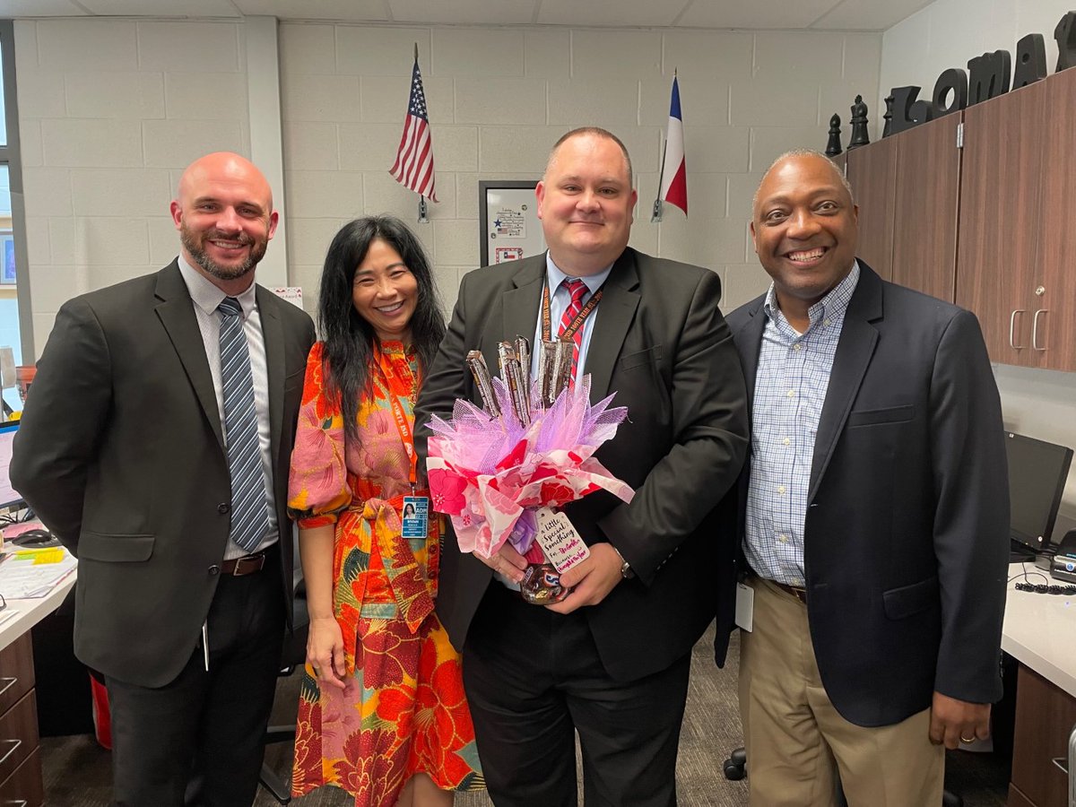 La Porte ISD (@lpisd) on Twitter photo Congratulations <a href="/DrKadeGriffin1/">DrKadeGriffin</a> on being named La Porte ISD's 2022-23 Secondary Principal of the Year! Lomax Jr. High School is fortunate to have you leading the way! <a href="/bromley_dustin/">Dustin Bromley</a> @wgjackso #ChooseLP Congratulations <a href="/DrKadeGriffin1/">DrKadeGriffin</a> on being named La Porte ISD's 2022-23 Secondary Principal of the Year! Lomax Jr. High School is fortunate to have you leading the way! <a href="/bromley_dustin/">Dustin Bromley</a> @wgjackso #ChooseLP
