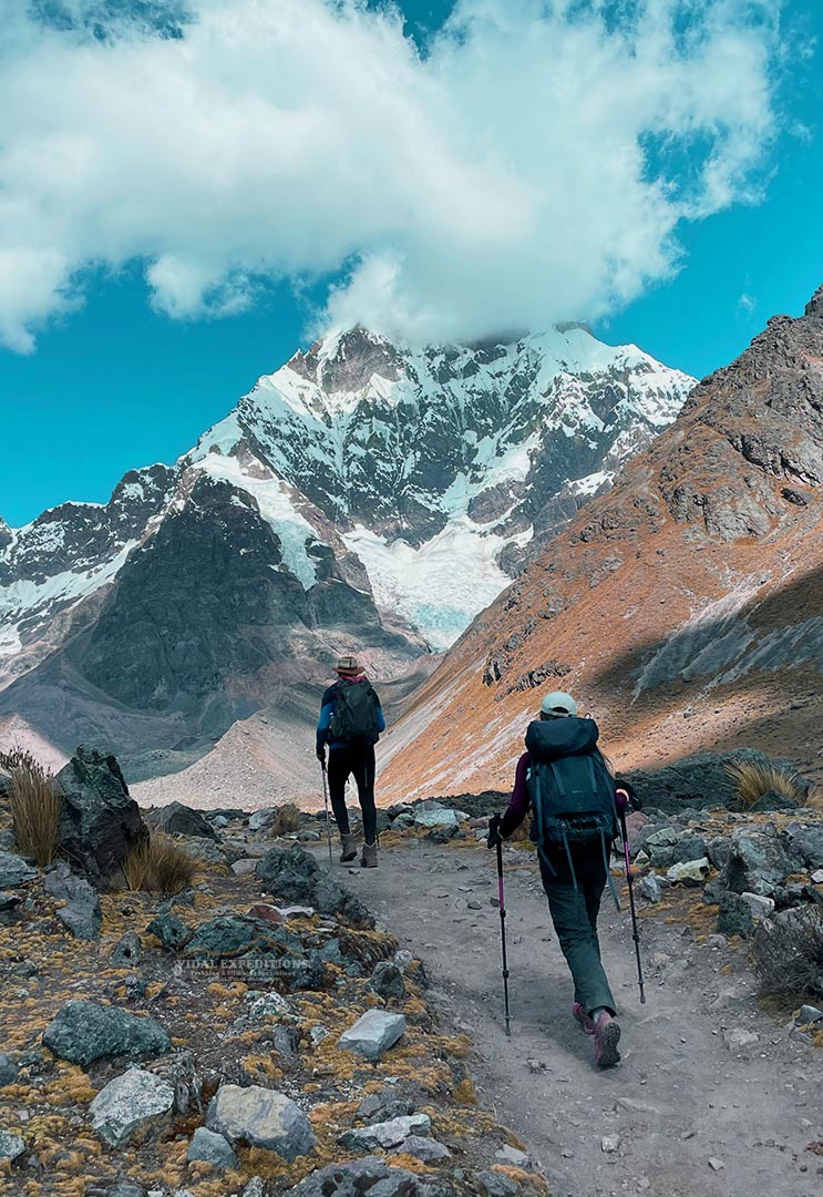 VidalExpedition's tweet photo. Stunning views on the Ausangate Trek!
Live a different experience hiking with @VidalExpedition through the incredibles landscapes in Peru.
More info 👉 https://t.co/KZmj2YIdcE
#Travel #tour #Peru #Cusco #Ausangate
#trekking #mountains #explore #journey #adventure https://t.co/5PjwkcerDF