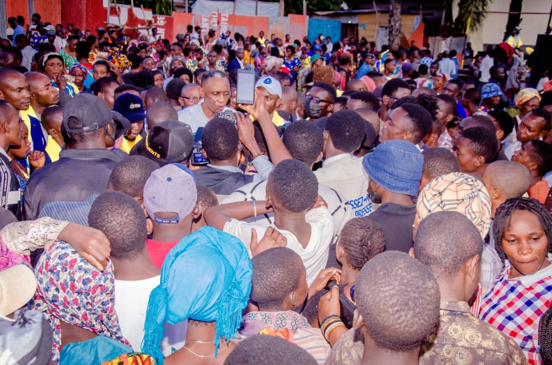 Revivez en images le moment fort de l'accueil chaleureux de retour à la base du président national de l'alliance pour un Congo fort (ACF) l'honorable John Banza lunda à la province de Tanganyika dans la ville de kalemie