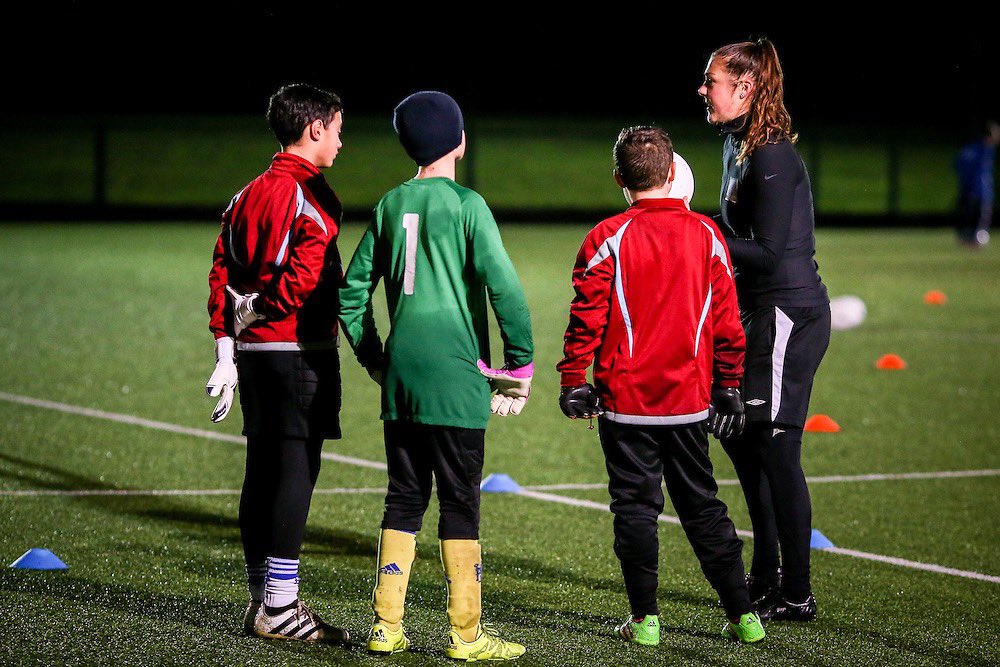 FCBracknell's tweet photo. 🙌🙌🙌🙌🙌

Our very good friend and former goal keeping coach Mary Earps wins best FIFA GK at the awards ceremony this evening.

@fiberkshire Breaking: https://t.co/4jbU66Qtrq

#learning #football #fcbfamily #Nominations https://t.co/dm8rSyYSwj