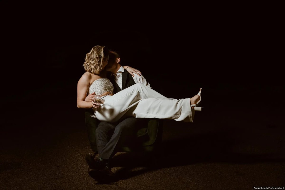 sbdjservices's tweet photo. ★★★★★ - 𝘍𝘢𝘺𝘦 𝘢𝘯𝘥 𝘙𝘰𝘣

“Shaun managed to keep the groom on the dance floor for 6 hours, happily took on any requests from our guests and played so many bangers that I ended up in minor injuries from dancing too vigorously in my heels.” https://t.co/rI4qhsDqSx