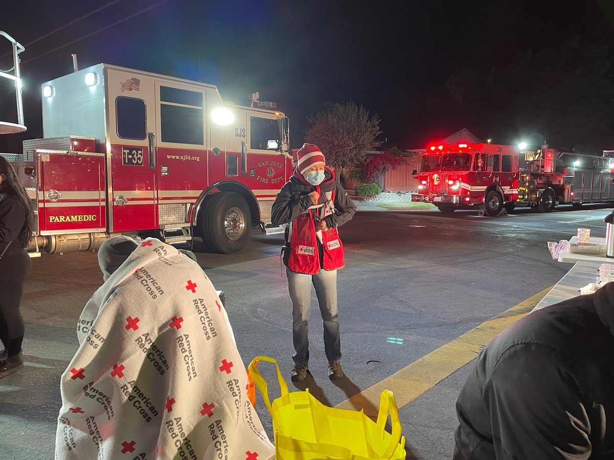 RedCrossNorCal's tweet photo. Next month is #MarchIsRedCrossMonth, a celebration of all things Red Cross - especially our volunteers. Here in Northern California, our disaster volunteers continue to show up big for those in need. Last week, we responded to 75 disasters and assisted 184 residents. Heroes! https://t.co/aHd9bcJ5Us