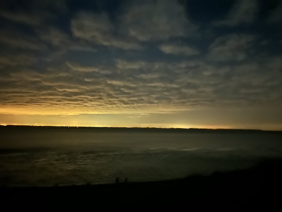 Waar is dat noorderlicht nou? #baarland #zeeland 😄