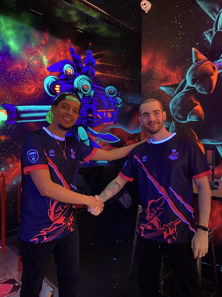 Hay días en que no se si lo que hago vale la pena.

A veces pienso que pierdo mi tiempo y que puedo invertirlo de alguna otra manera, pero entonces me detengo a ver fotos como estas…

Y me doy cuenta, de que todo… absolutamente todo, ha merecido el esfuerzo. 

@Pauliivmr