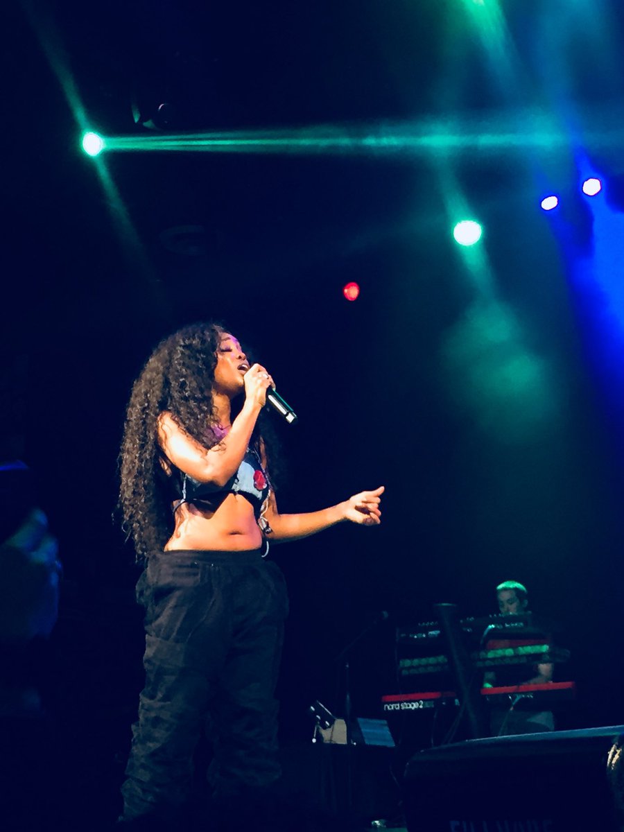 AzellaGardens's tweet photo. Last time I ever photographed @sza was with my iPhone 6 at the CTRL Tour. & now Iโd love to have a real opportunity to photograph her again on the SOS tour with my DSLR. It would mean so much to me if she seen this. Hope this gets around ๐ฅน๐ค #SOSTour #CTRLTour https://t.co/6mdTudxWs3