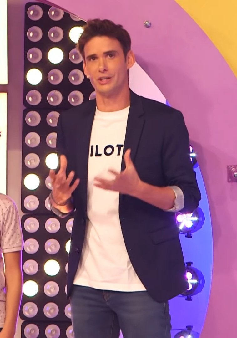 son_gao's tweet image. CET HOMME A 48 ANS. La photo date d'il y a 3 MOIS.

Oui, c'est bien Joan Faggianelli de Gulli. Quel est ton secret ?