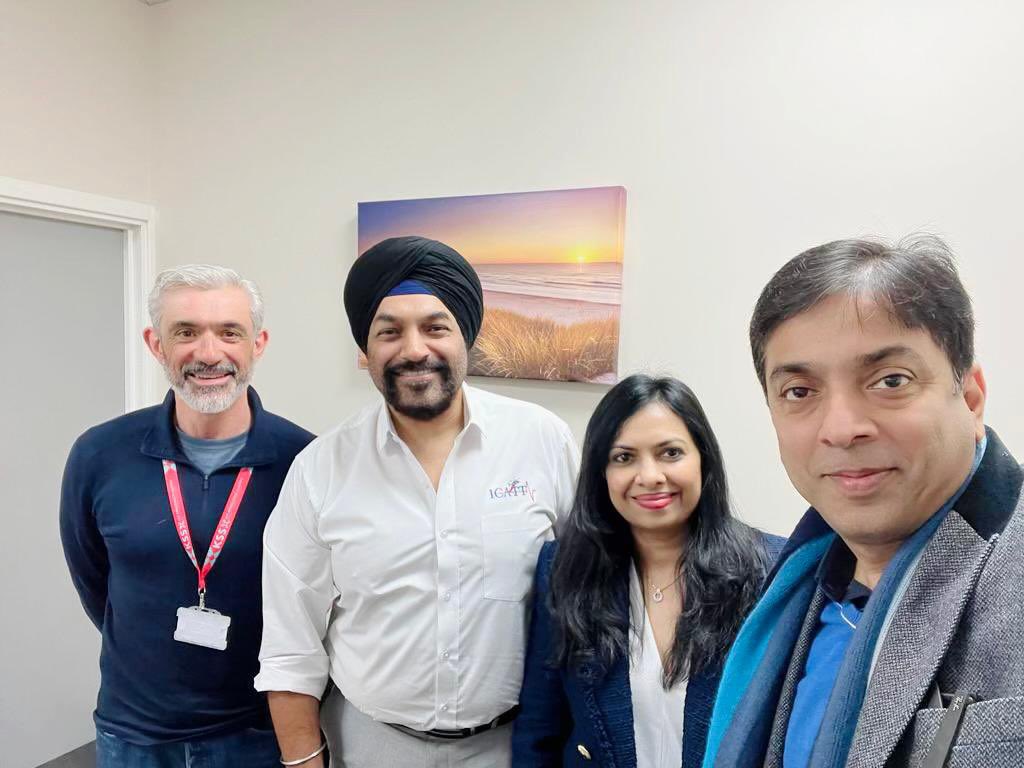 RajayNarain's tweet photo. Fantastic get together &amp; meeting of the @FamEducation  team. 

@NealDurge @Rahulsardar @shalinih 

#HEMS #AviationMedicine #AirAmbulance #Aviation #EMS #FOAMed #CriticalCare #Airtransfer https://t.co/diOJLG69KW