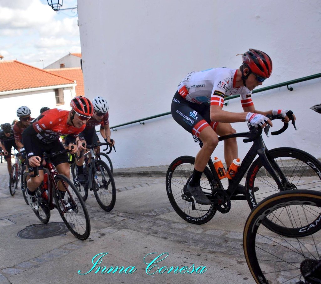 CCLaPalmaCT's tweet photo. 🔙 #CircuitoGuadiana23 

🏆🇪🇸 Una prueba con identidad propia para iniciar #CopaEspañaEliteSub23. 

😎 El @circuitoguadia siempre nos deja imágenes espectaculares, principalmente de sus pasos por el "muro" de Magacela 🥵 

📸 @InmaConesaAlva1 https://t.co/FKTYOVLUp0