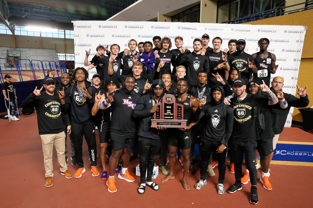 NSUDemonsTF's tweet photo. The men's team with their trophy! #ForkEm https://t.co/sg9pZbSXqT
