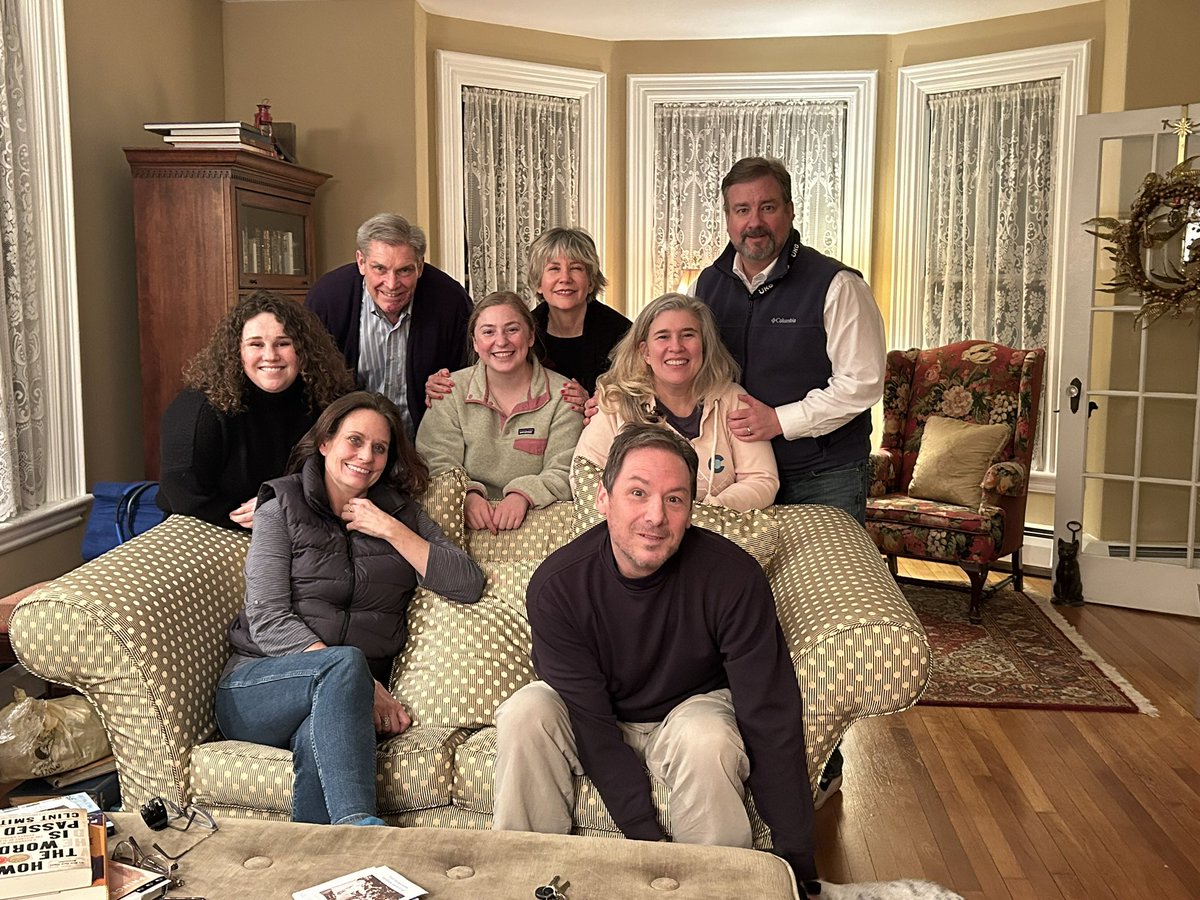 One of the best things my boyfriends family does is community dinners.

Such a beautiful way to spend time together 💗💗