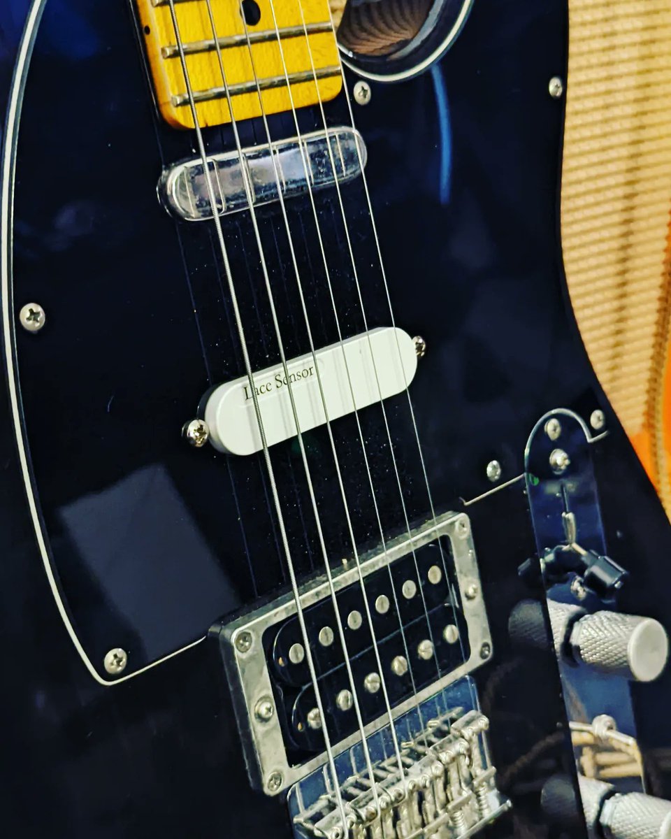 lukewheezer's tweet image. I've been waiting to have this one ready to rip! Finally all set up and new pups installed, absolutely shreds.

#fender #telecaster #lacesensor
