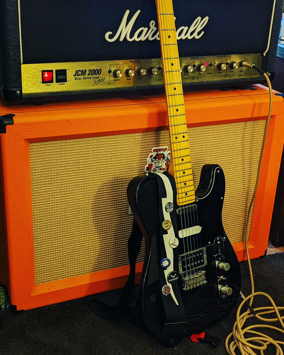 lukewheezer's tweet image. I've been waiting to have this one ready to rip! Finally all set up and new pups installed, absolutely shreds.

#fender #telecaster #lacesensor