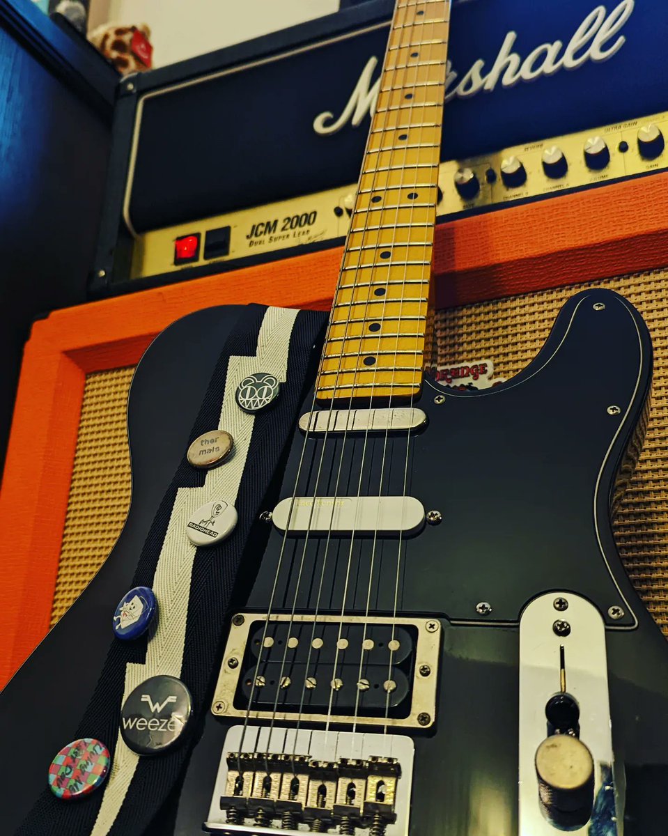 lukewheezer's tweet image. I've been waiting to have this one ready to rip! Finally all set up and new pups installed, absolutely shreds.

#fender #telecaster #lacesensor