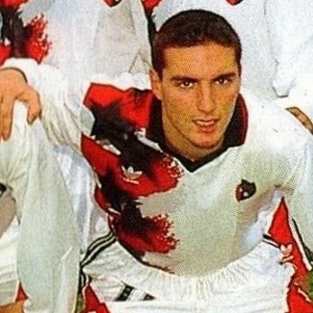 CiudaLeprosa's tweet photo. ¿El mejor entrenador y el mejor jugando del mundo?, de Newell's. 

Una parte de la historia del fútbol se llama Newell's Old Boys. https://t.co/KFMe9FdPb3