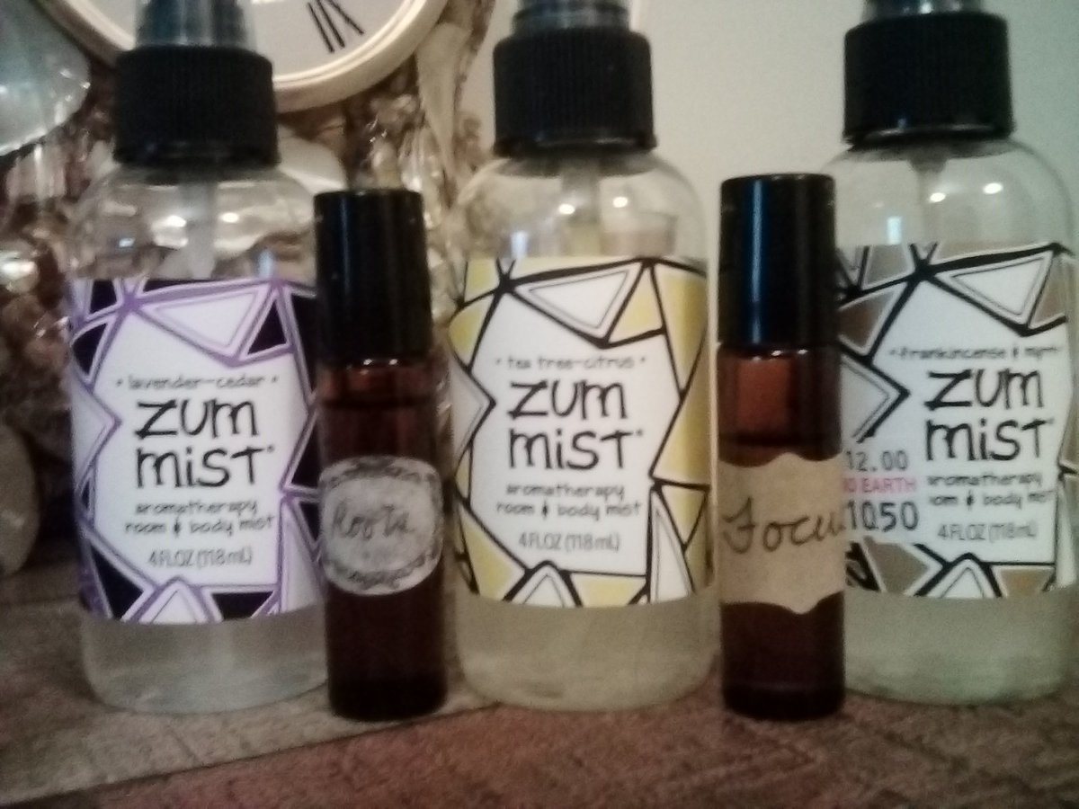 DairaWoods's tweet photo. #AscensionSymptoms involve a whole host of bizarre conditions like shivers and vomiting. #aromatherapy offers a tonic for frayed nerves and works therapeutic wonders without drugs. 🥳
Ancient therapies for ancient problems.🌻
#esotericalchemy #queenbeewisdom #philosophersstone https://t.co/lXnu4bILKd