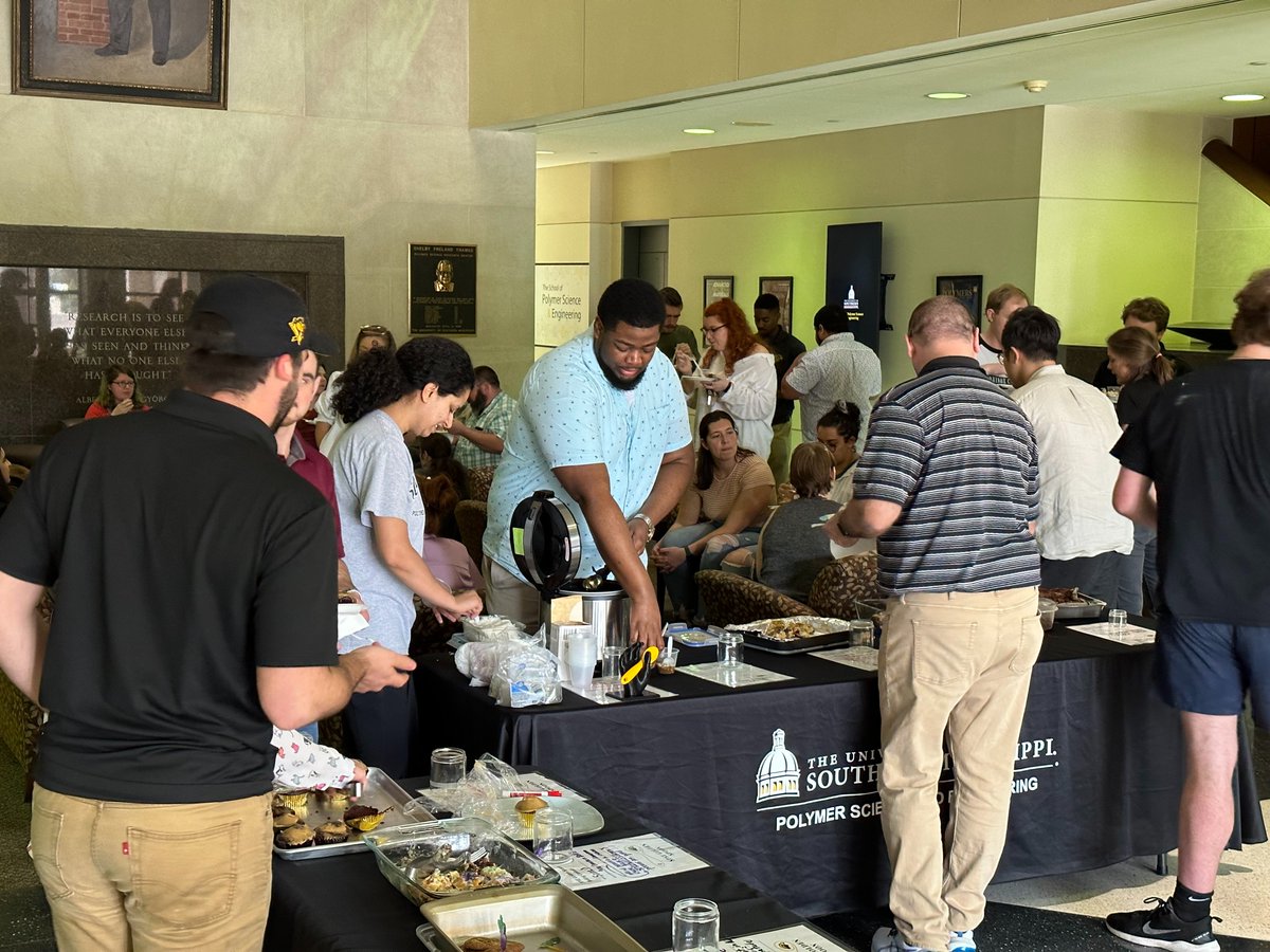 USM_Polymers's tweet photo. Reflecting on a great SPSE Graduate Recruiting Weekend: Program milestones (research prospectus and dissertation defense), group poster session, Golden Spoon competition, and a pre-game @SouthernMissBSB tailgate on the PSRC patio! https://t.co/cZyqyLH5C1