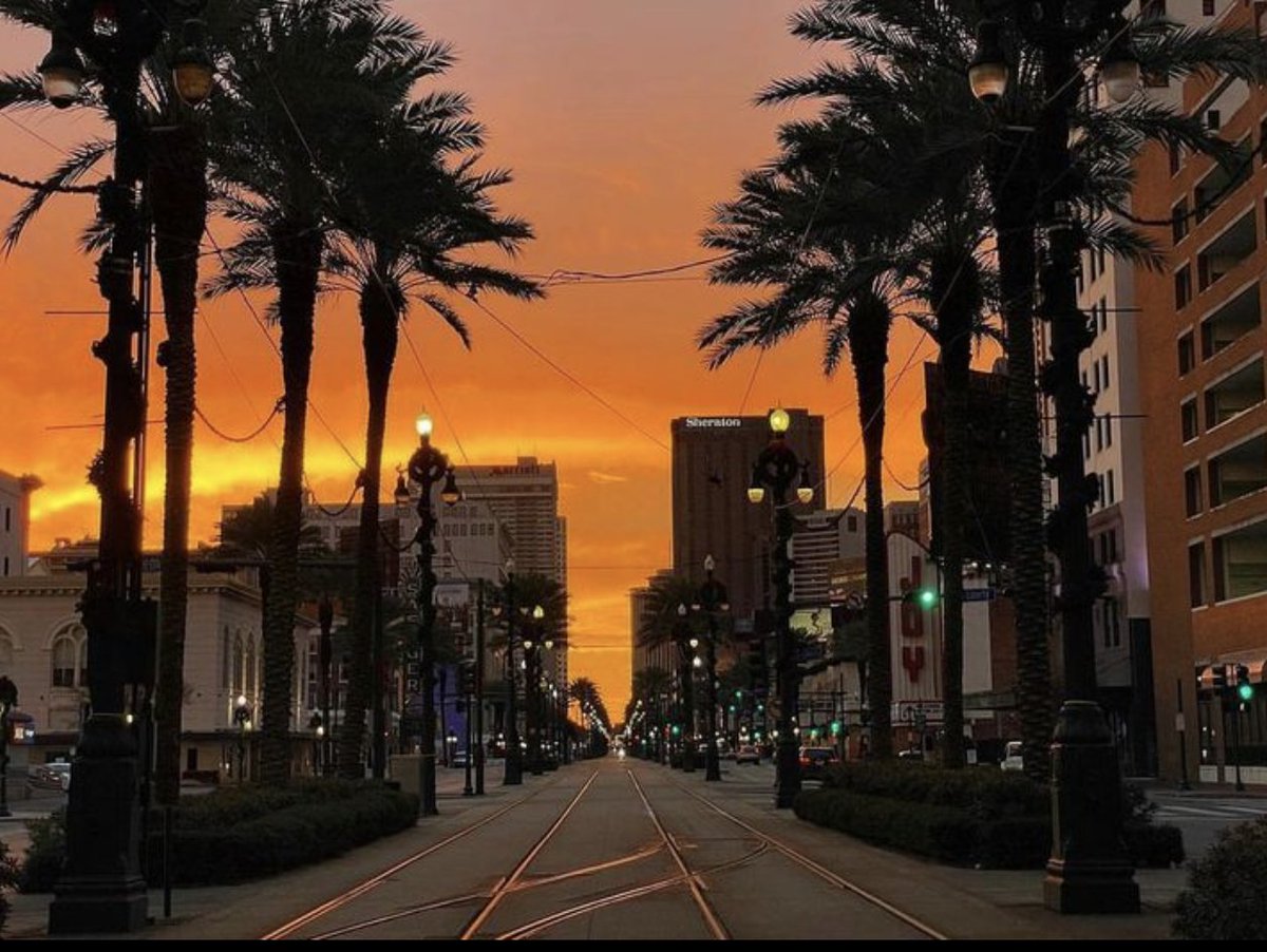 Stunning photo from @DavidMora right outside our office building! 

Where’s your favorite place to watch the sunset in New Orleans? 

•
•
#nola #neworleans #⚜️ #clinicalresearch #louisiana #nolasunset #louisianasunset #tulane