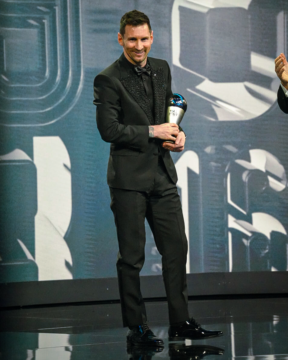 Argentina's tweet photo. #TheBest Lionel Messi 🗣️: "Fue una locura para mí, pude conseguir mi sueño después de tanto buscarlo, de tanto pelear, de tanto insistir. Es lo más hermoso que me pasó en mi carrera. Son muy pocos los que lo pudieron conseguir y yo, gracias a Dios, lo pude lograr" https://t.co/nKqLixIWhL