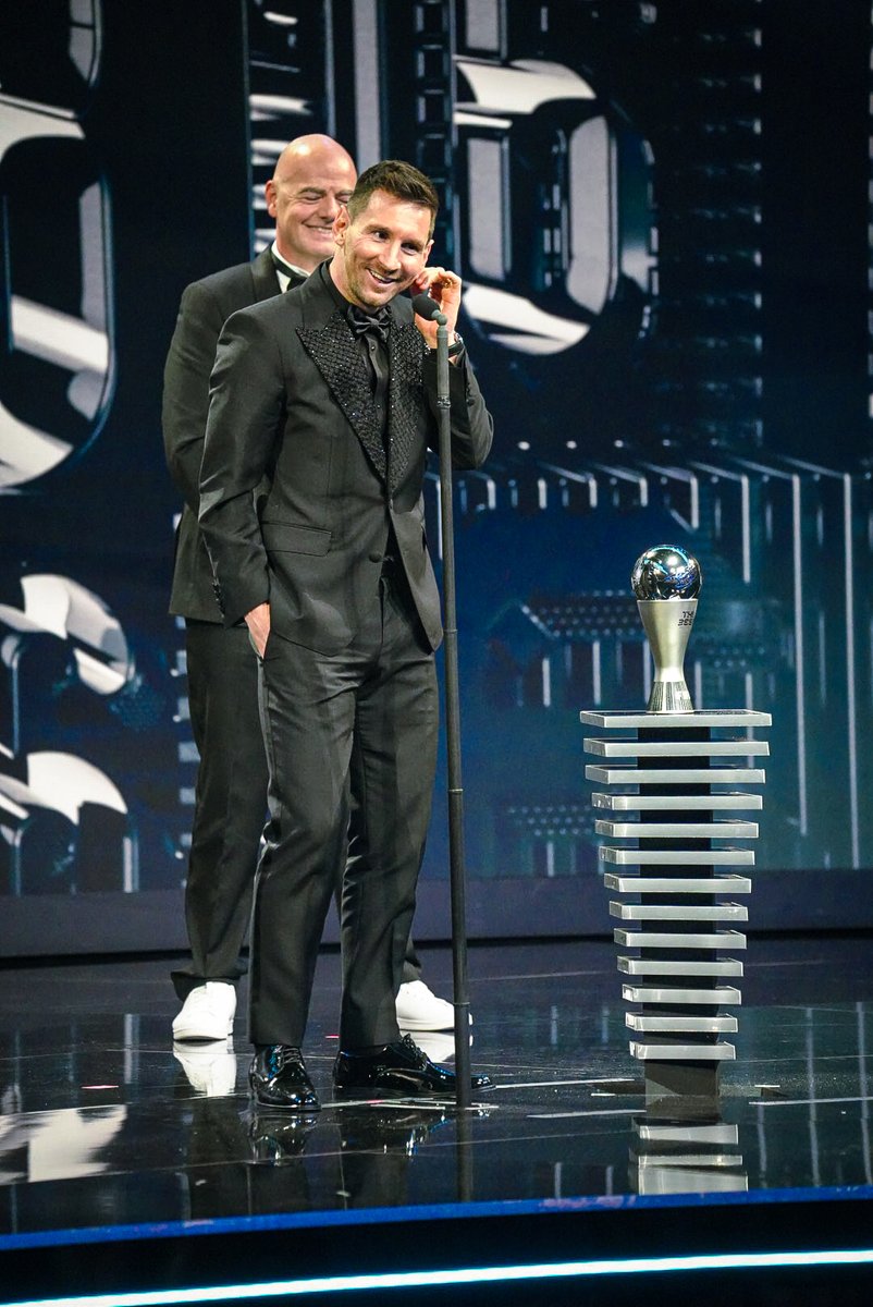 Argentina's tweet photo. #TheBest Lionel Messi 🗣️: "Quiero agradecerle a mi familia, a la gente de Argentina por haber vivido ese mes tan especial y tan hermoso. Los recuerdos nos van a quedar de por vida". https://t.co/hAhAICgtft