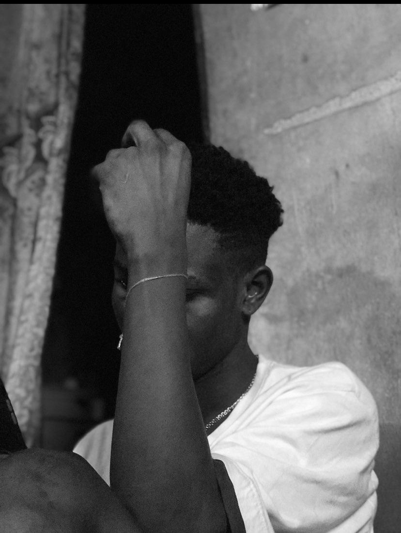 clasp_joshua's tweet image. Who go collect my nude borrow me
100k if I no pay back leak am 💔😭