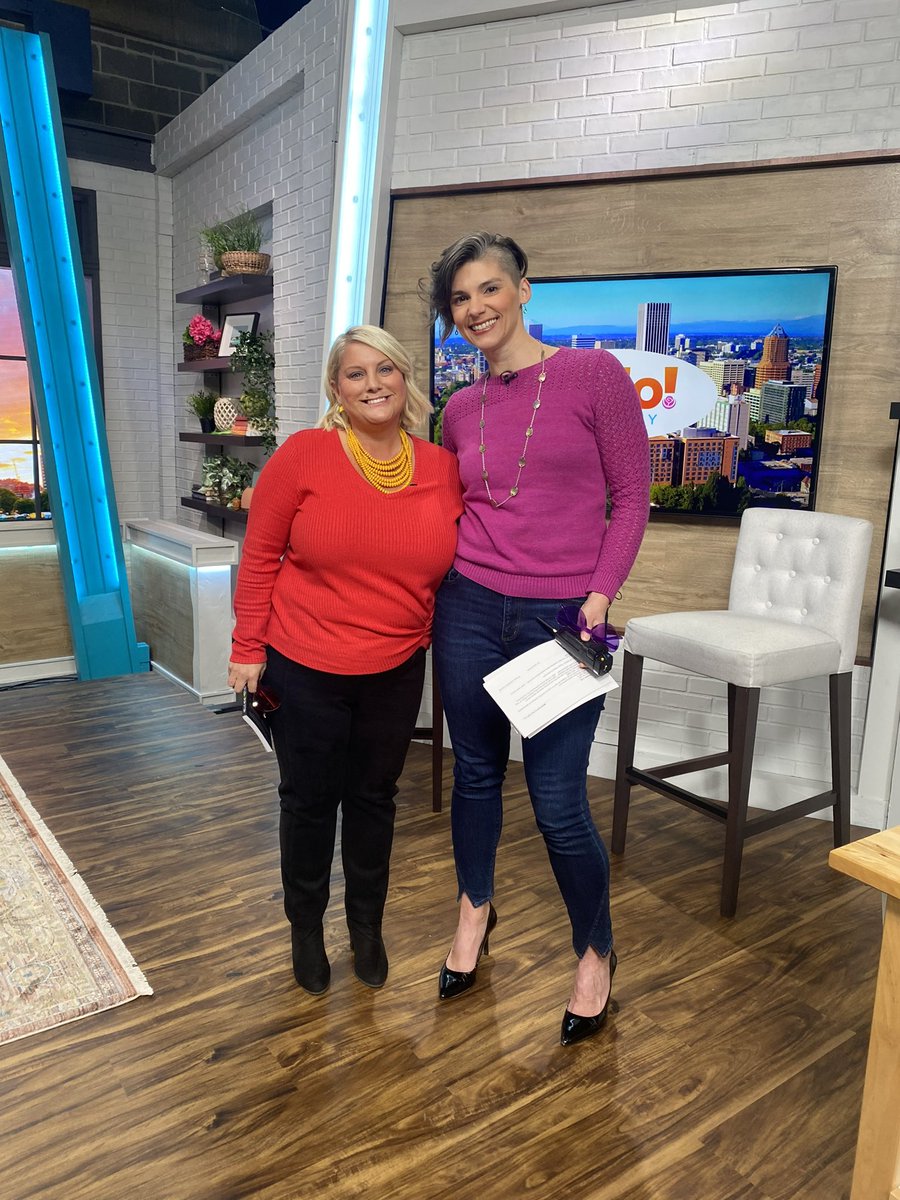 HannahSkei's tweet photo. Had a great time on Hello Rose City last week on  @NBCNews affiliate @KGWNews!

I shared my new book #helloheadmeetheart and ways to combat #burnout and leap towards your #extraordinarylife.

Grab your copy here: https://t.co/H0sCVIzWUa https://t.co/FGMbtk70ae
