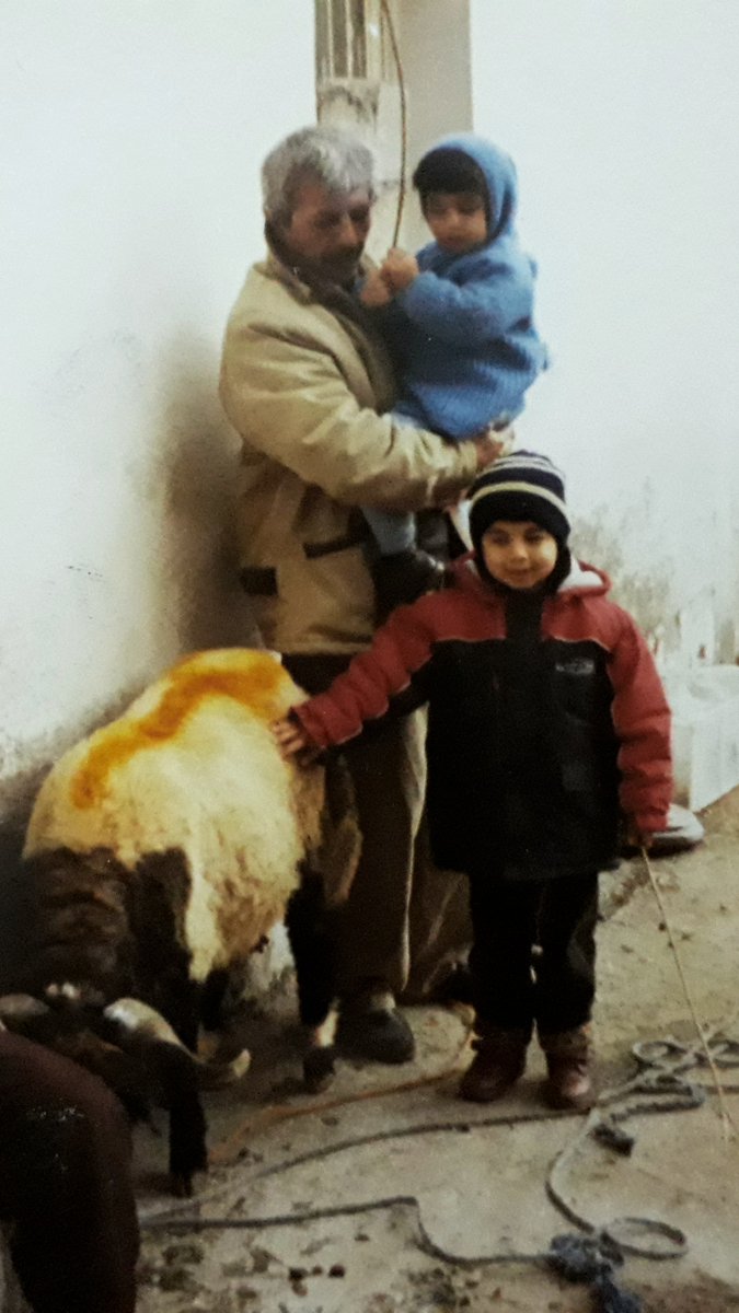 acbiusengec's tweet photo. evimizin enkazından almak istediğim en değerli şey geçmişin hatıralarını saklayan fotoğraf albümümdü ama almak mümkün olmadı olmayacak gibi.
şimdi ise bende kayıtlı olan bir iki fotoğraf var bu da onlardan biri,burada kalsın. https://t.co/47EivFvFug