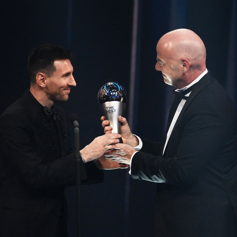 FIFAcom's tweet photo. What a night! 😍

Congratulations to all the winners at this year's #TheBest FIFA Football Awards 🏆

Find out who won in each category at the awards ceremony in Paris: