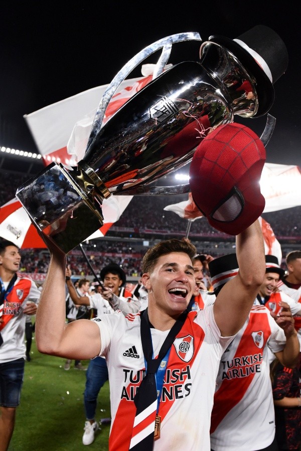 frabigol's tweet photo. JULIAN ALVAREZ SEPTIMO MEJOR JUGADOR DE TODO EL MUNDO

RIVER ES LOCURAAAAAA https://t.co/X6frDY6XQh