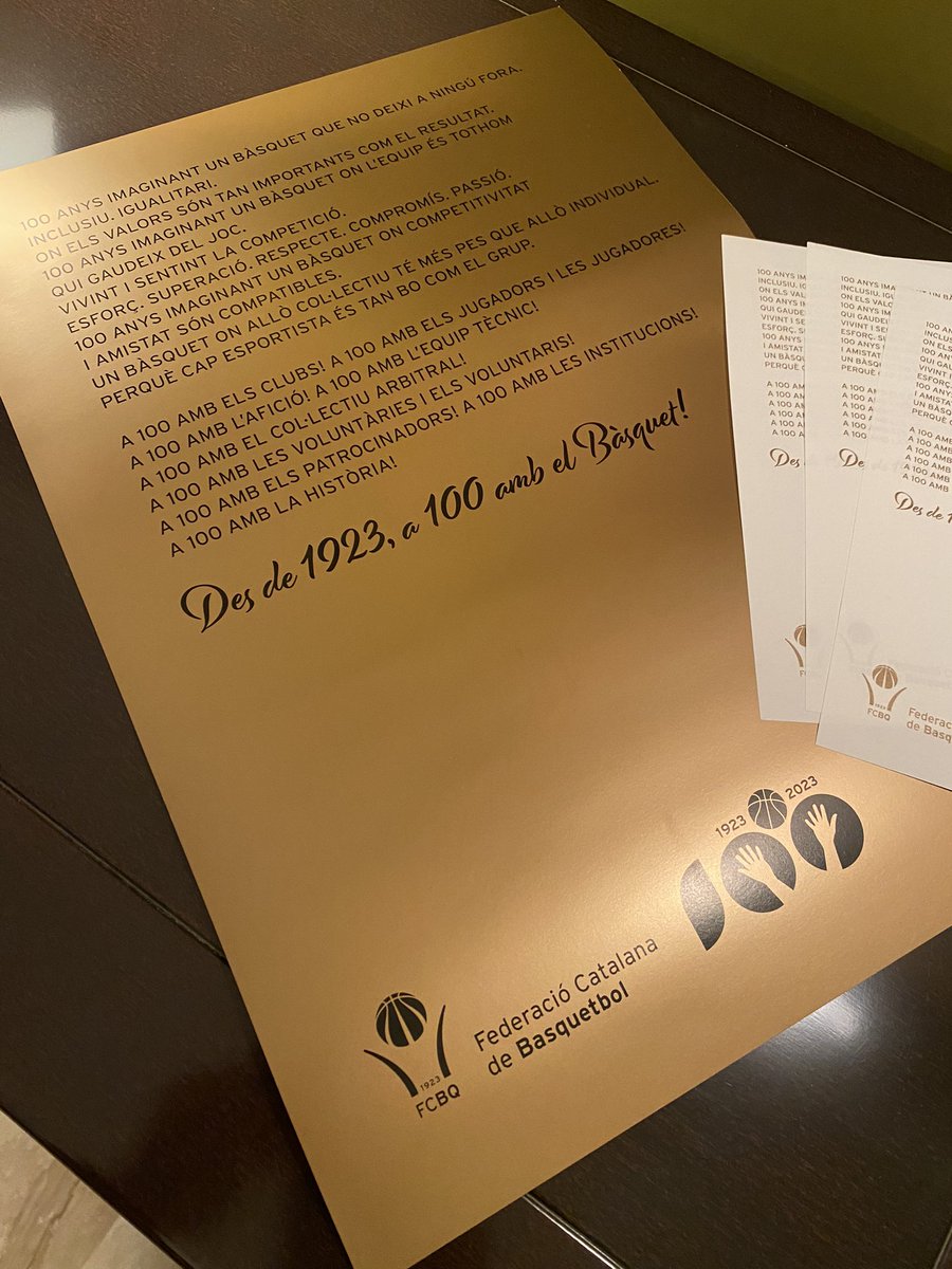 💯 anys imaginant un bàsquet que no deixi ningú fora.
Inclusiu. Igualitari.
On els valors són tan importants com el resultat.
On l’equip és tothom qui gaudeix del joc.
On allò col·lectiu té més pes que allò individual.
Per molts anys més!!
#A100AmbElBàsquet 
<a href="/RTTarragona/">RT Tarragona FCBQ</a> <a href="/FCBQ/">FCBQ</a>