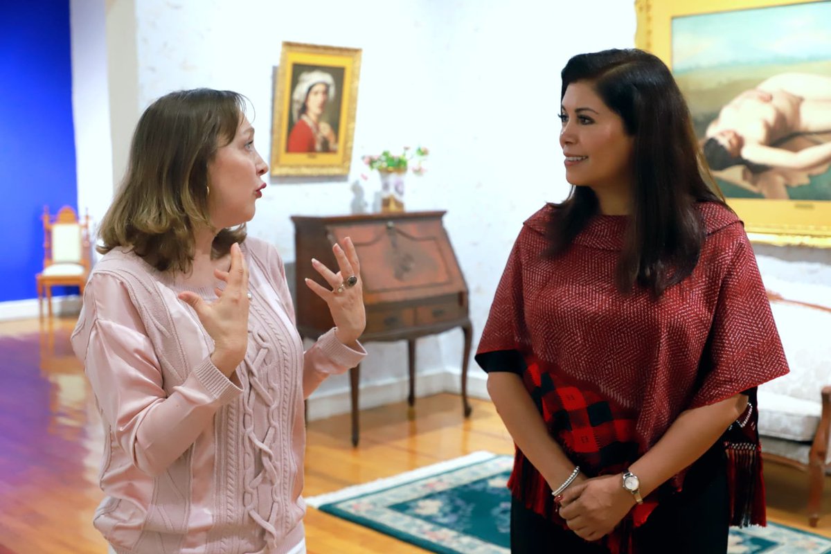 Bren_Alvarado's tweet photo. En el marco de las reuniones de trabajo con el equipo 
@EdomexSocial, realicé un recorrido por el Museo del Retrato “Felipe Santiago Gutiérrez”, donde conocí su trayectoria, así como las obras de otros pintores. Visita los museos mexiquenses. https://t.co/FccllK1Far