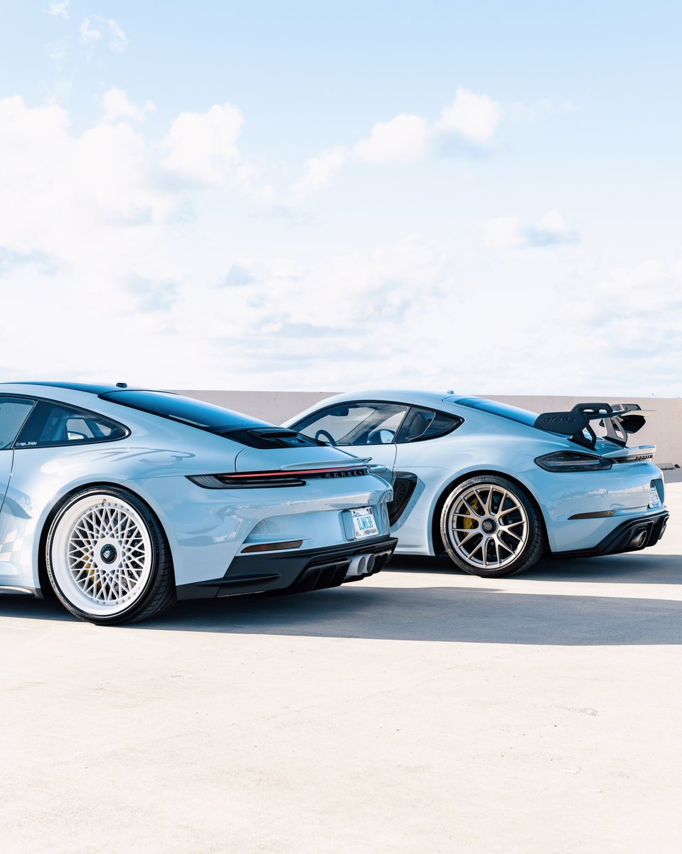 KFLETCH___'s tweet photo. Some shots from todays set. Matching PTS Meissen Blue GT3-T and GT4RS. https://t.co/UeFbNGHdkN