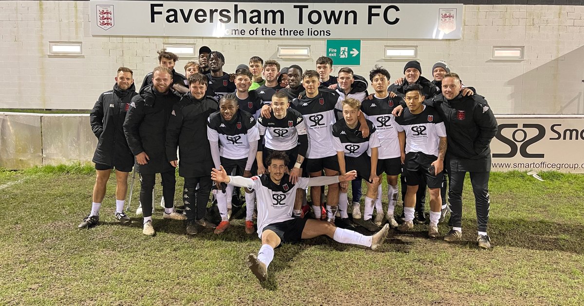 Mark Taylor’s U23s put in a 6* performance coming out winners 6-0, great performance from the young lilywhites 

#believeinyouth #yourtownyourclub #utt