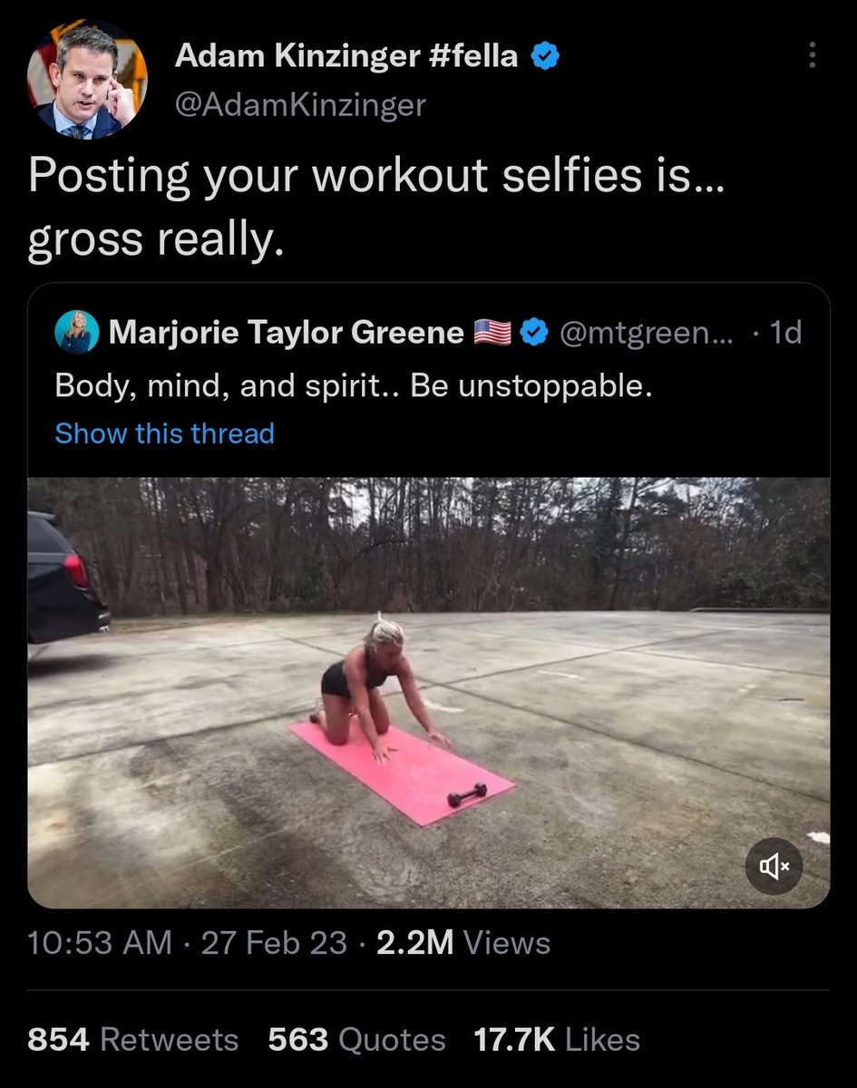 NCMVG's tweet photo. Hey, @CNN! Are you going to send this #fella to sensitivity training, too? Or does @donlemon just have to go for all the men there? Is it a race thing? Is #CNN in a race to be the most #misogynistic network on TV? Its it something in the water there at #cnnheadquarters? All the men there hate women? The women who work there must feel super threatened.