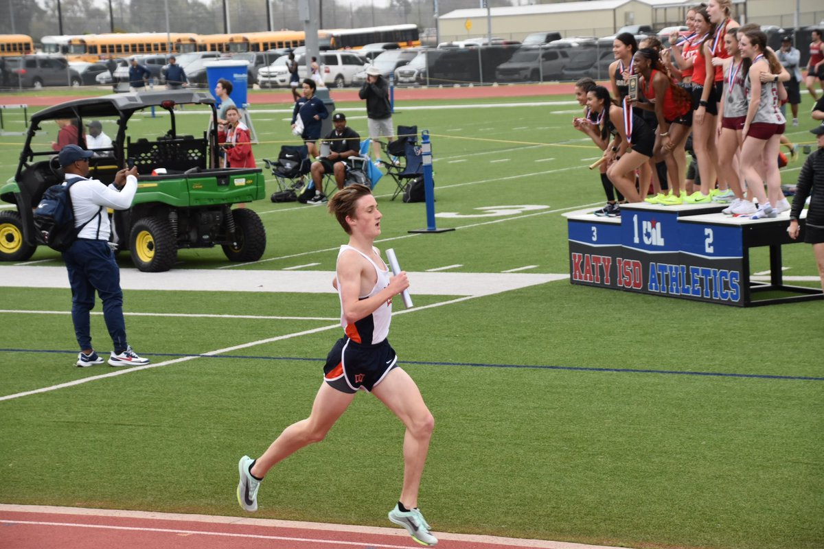 KeeganPollard06's tweet photo. Bubba fife relays 2023 https://t.co/6CladfCj7J