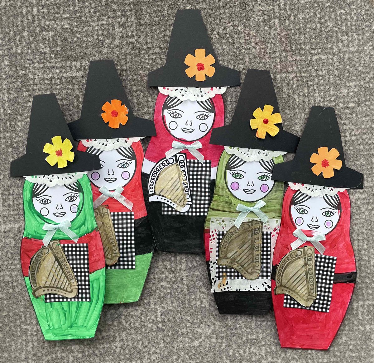 CoventryMojo's tweet photo. The residents & staff at #JamesHirons #CareHome in #LeamingtonSpa also enjoyed painting & decorating their @creativemojo #WelshLadies in traditional Welsh costume #dementiafriendly #carehomefun #carehomeactivities @Artsincarehomes @DementiaFriends @NAPAlivinglife https://t.co/yJeY9zC7nK