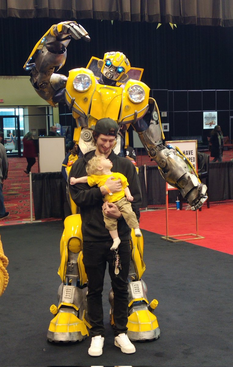 CleAutoShow's tweet photo. The Bee is here #cleautoshow https://t.co/pp1y8TyBj0