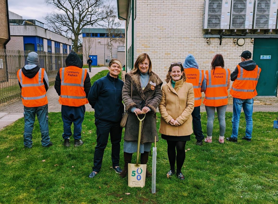 Lord_Lt_Cambs's tweet photo. People on probation have been planting trees across our  region as part of the 50th anniversary for Community Payback. @QGCanopy 
The East of England received the symbolic #GoldenShovel from London &amp; 8 celebration events have been held in  the region - ours was in Huntingdon. https://t.co/z3J1TEpzYi