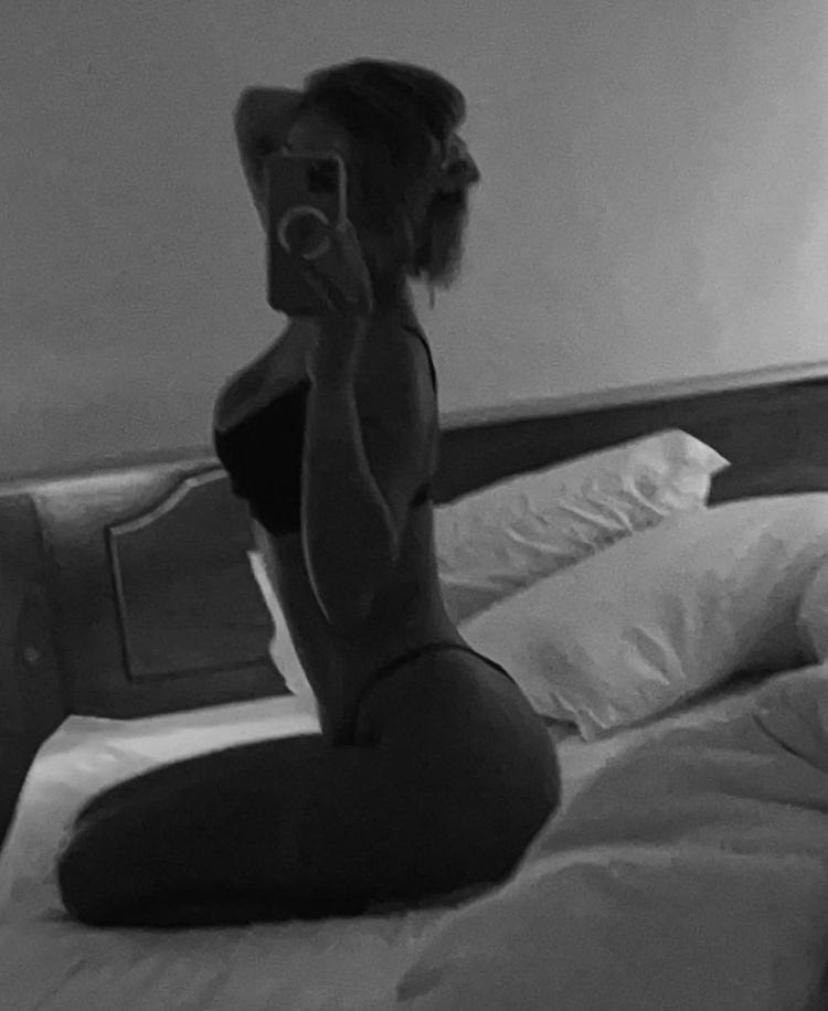 msarah0408's tweet photo. Bonsoir mes amours <3 https://t.co/zPj78858hw