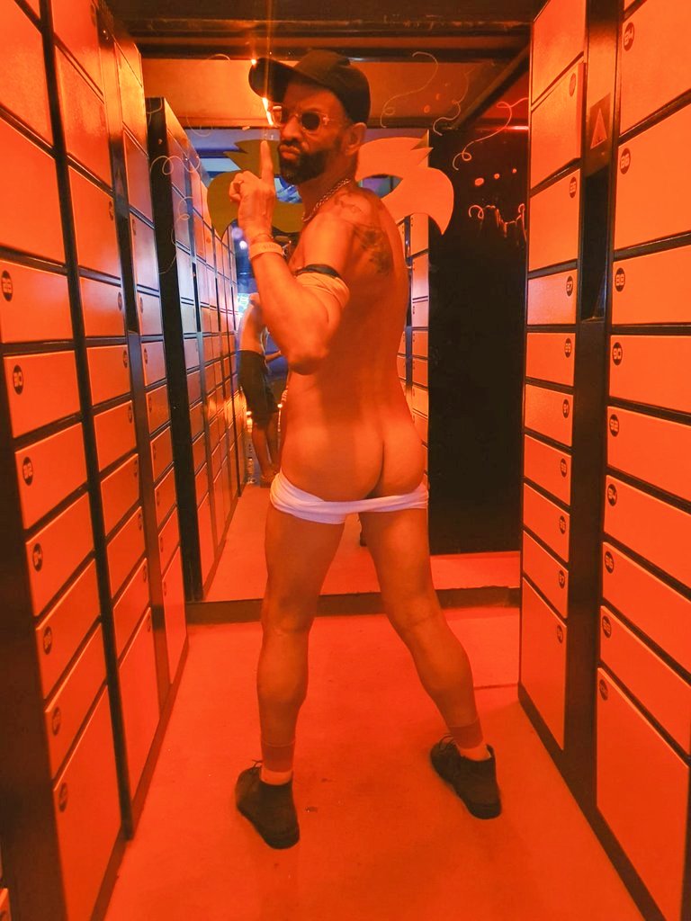 50_basilio's tweet photo. Boa noite twuiteiros, amanhã quem encontro na casa mais famosa de são Paulo @dedalosbar  bora ser feliz bjos pra todos! https://t.co/2EQbGDBprR