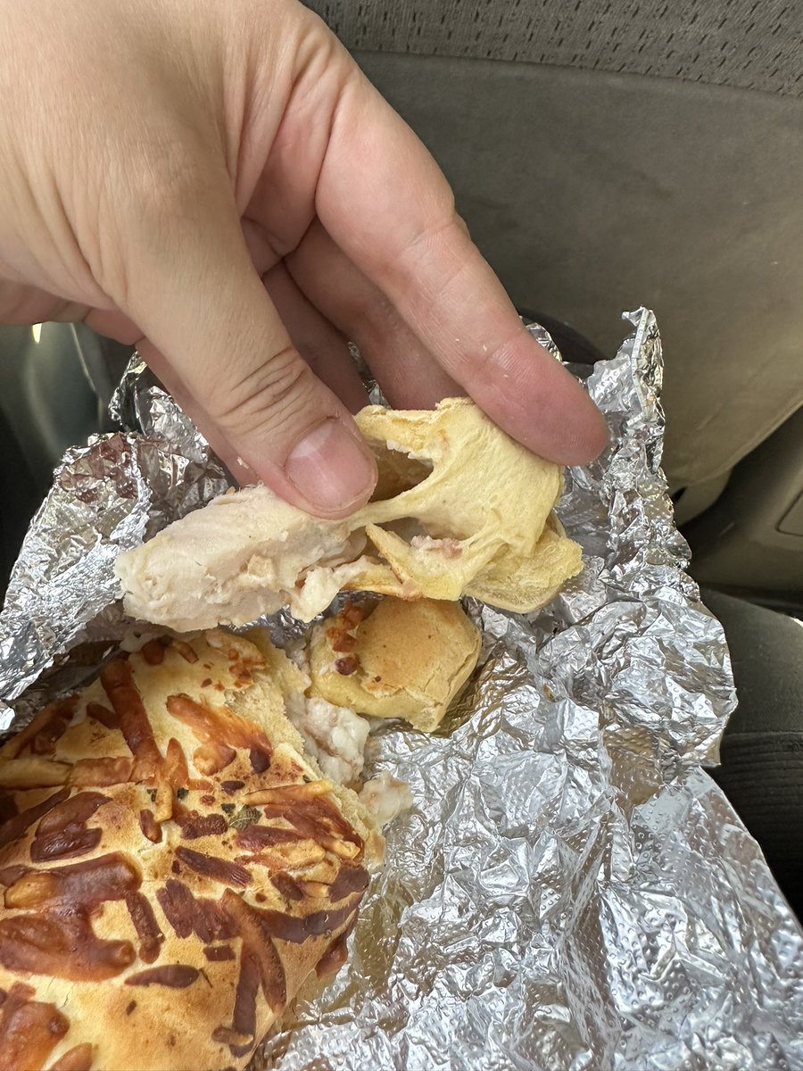 Andrea_jt's tweet photo. @samsmx  que onda Sam’s ?  Es la primera y ultima vez que compro su chicken roll .. la masa cruda ! TACHE ❌ https://t.co/JA0BcdB5i9