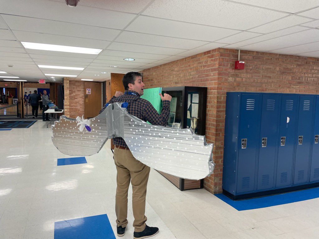 Edgewood has the most enthusiastic Principal.  Mr. Candela, sporting some wings this week for our charity drive. Will the students help him earn his feathers so he can soar? #112leads