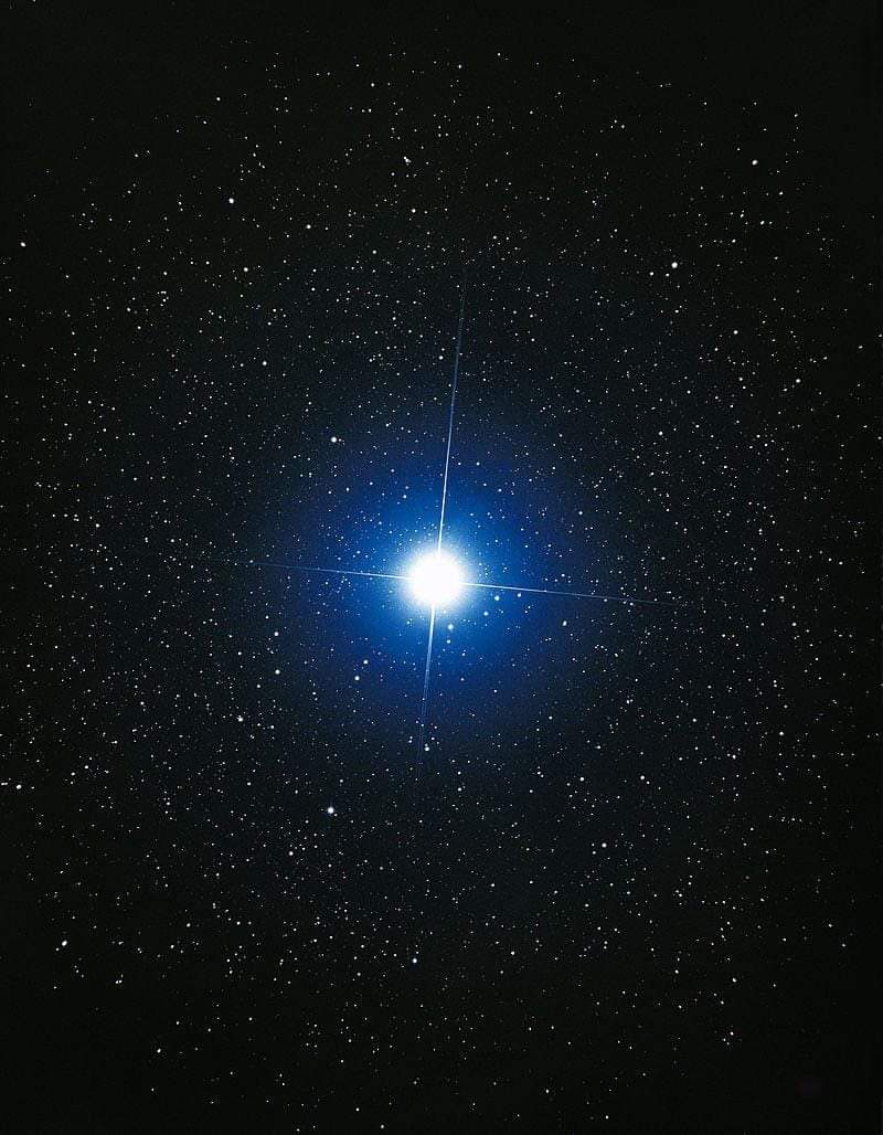 CuriosityonX's tweet photo. Sirius, the brightest star, is 8.6 light years from Earth and this is one of the best photos taken by the Astronomitaly group https://t.co/OascxM9Vhl