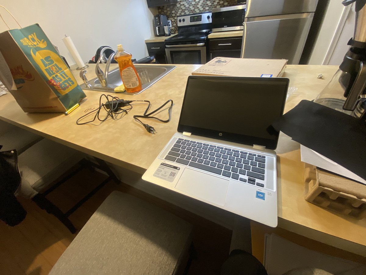 CheckMate_Hoe's tweet photo. Bought Me A Laptop 💻  yesterday &amp; started school today. Preemo Would Be Sooo Proud Cus That’s All I Talked About Doing For The Past Year. 😪 https://t.co/rFhKvQvgr8