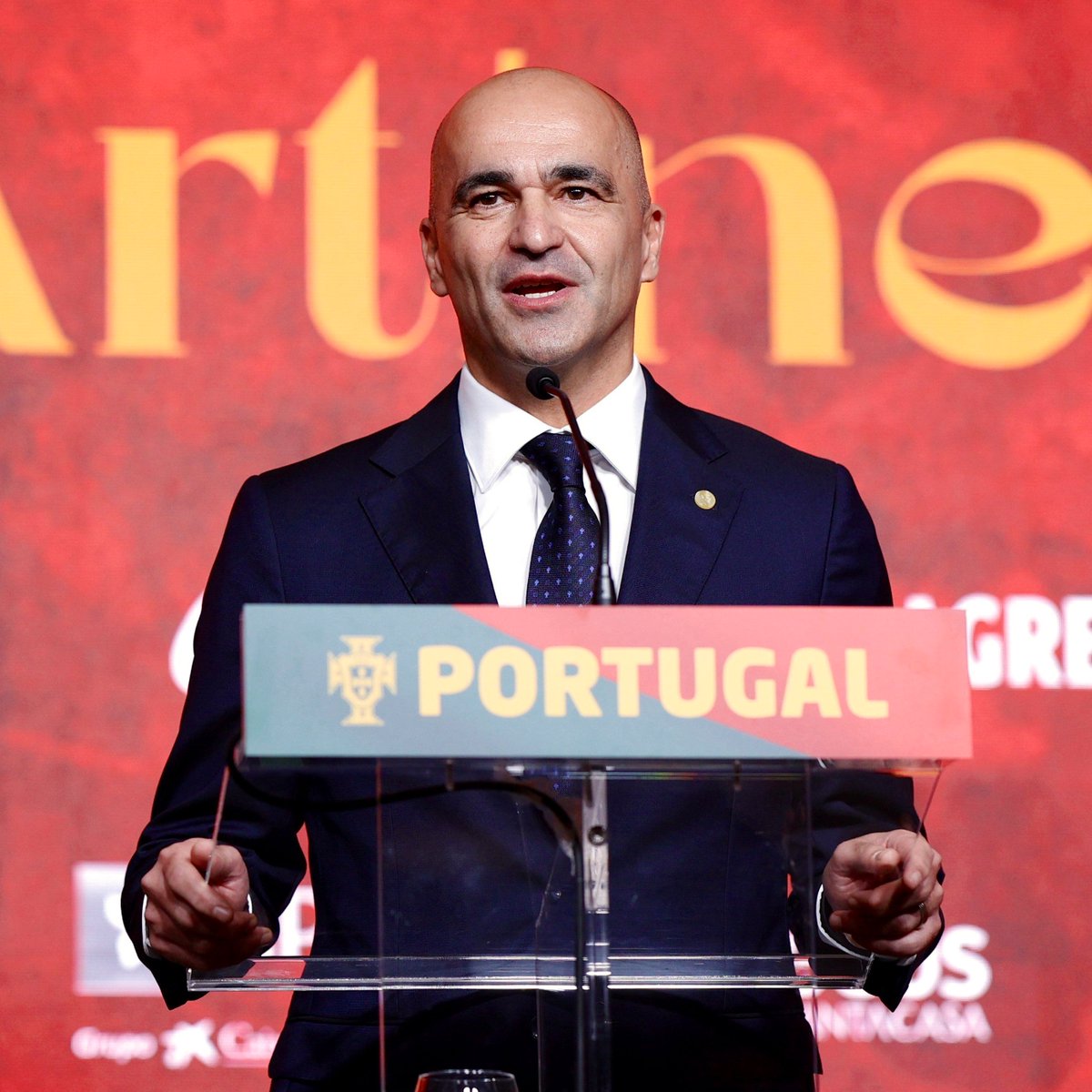B24PT's tweet photo. Votos de Roberto Martínez para o #TheBest:

1º) Messi
2º) De Bruyne
3º) Mbappé https://t.co/eUcBgzmPXL