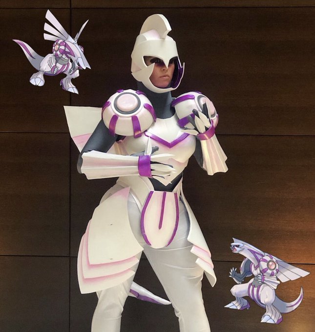 happy pokemon day!! here's my palkia cosplay from 2019 that i have exactly one (1) image of 💜🌌 https://t