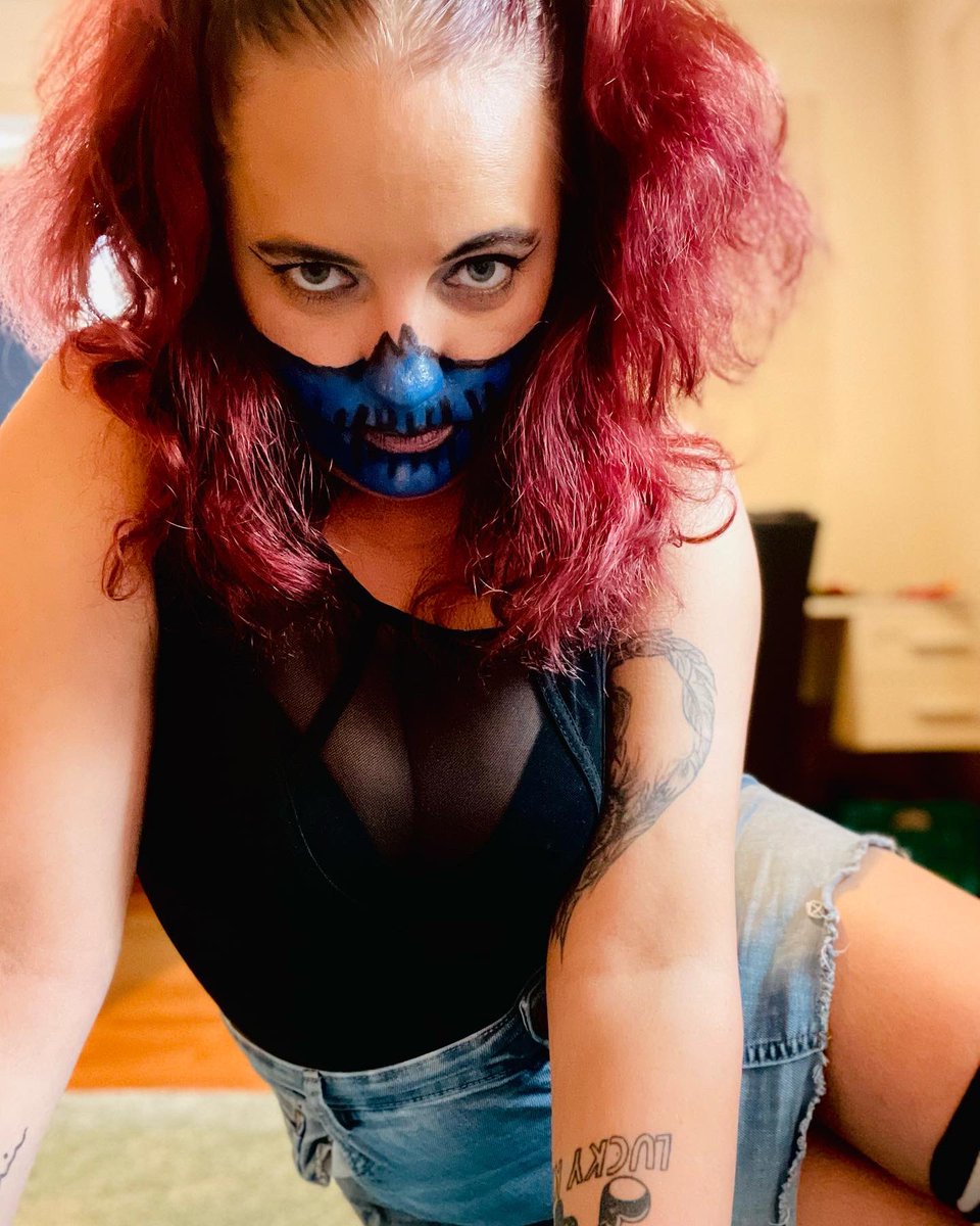 JeniferHoche's tweet photo. Blue Demon 😈
#demon #demonking #demonqueen #finnbalor #wwe #facepaint #finnart #fergaldevitt #princedevitt #forevergang
@FinnBalor https://t.co/CkHDYQWdXi