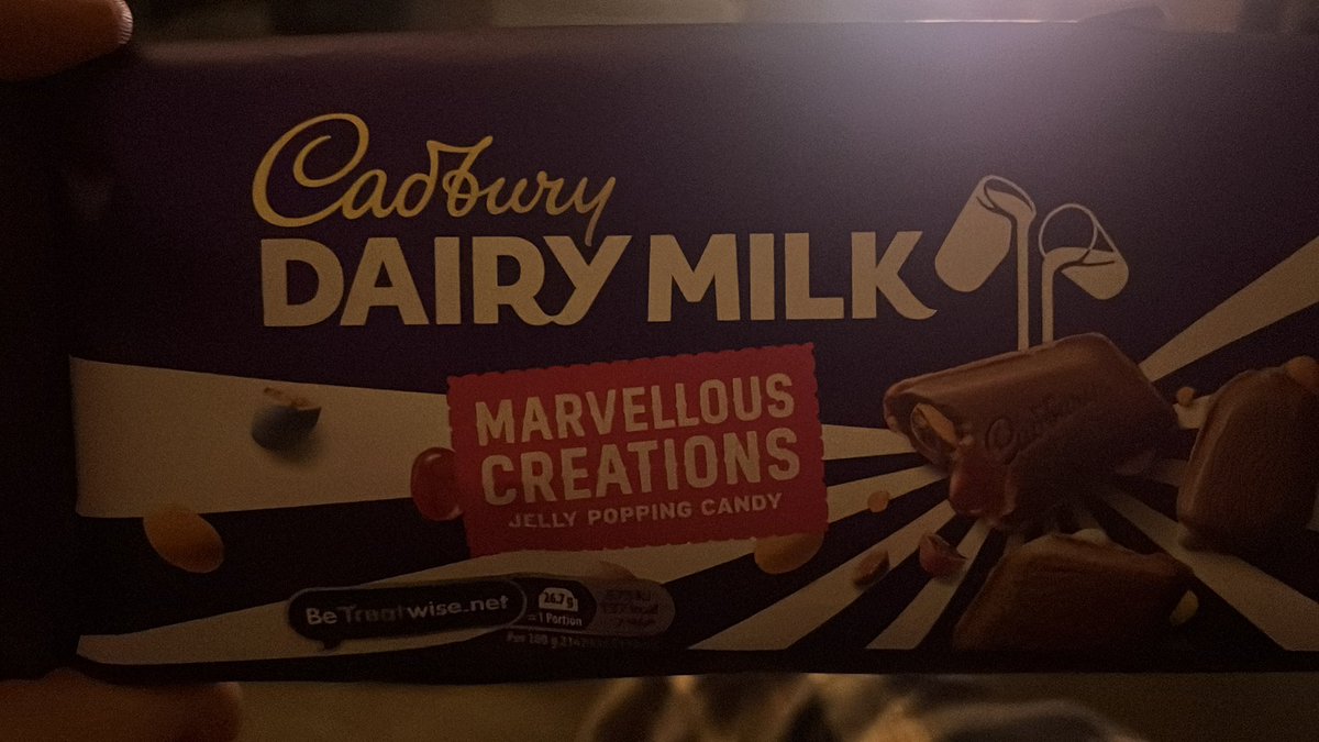 NathanWootton1's tweet photo. @CadburyUK when did you stop putting jelly in your jelly popping candy marvellous creations bars then? The wrapper didn’t seem to get the memo. Ruined the bar not having the best part! https://t.co/egDwr5xm23
